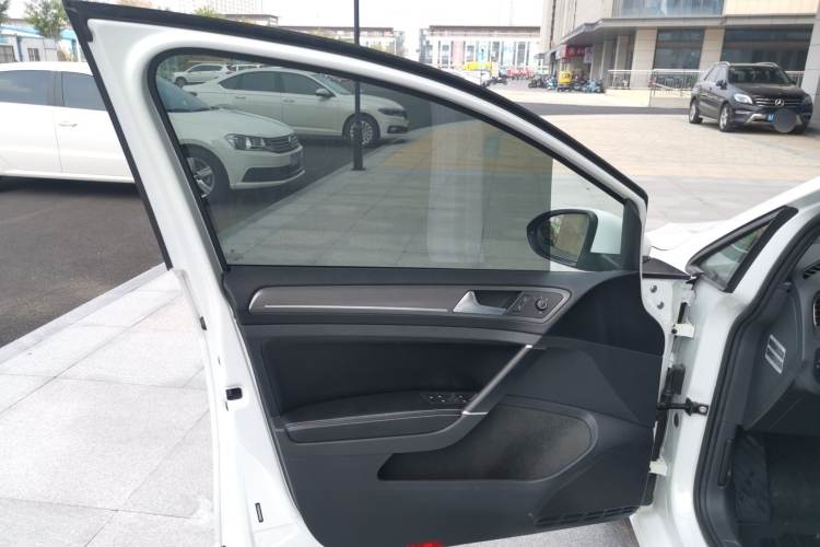 Used Volkswagen Golf 2016 1.6L Automatic Comfort Model
