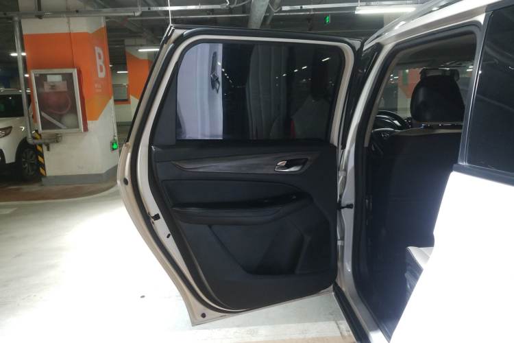 Used Baojun 730 2019 1.5T CVT Flagship Version 7 Seats China V Emission Standard
