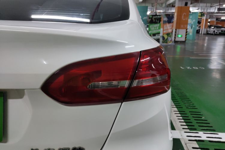 Used Ford Focus 2015 Sedan EcoBoost 180 Automatic Flagship Model
