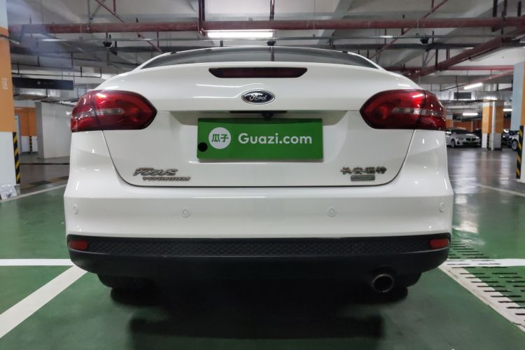 Used Ford Focus 2015 Sedan EcoBoost 180 Automatic Flagship Model
