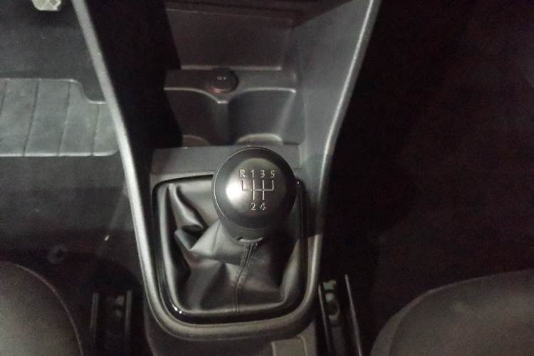 Used Volkswagen Jetta 2015 Value Edition 1.6L Manual Fashionable Style
