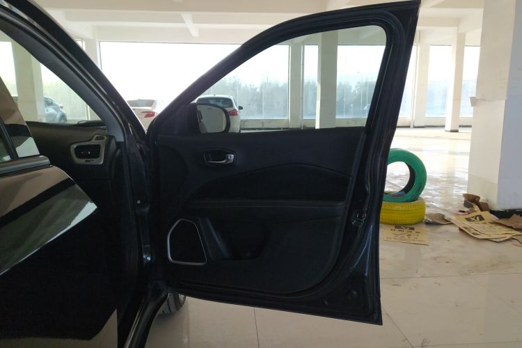 Used  Compass 2017 200T Automatic Enjoyment Version
