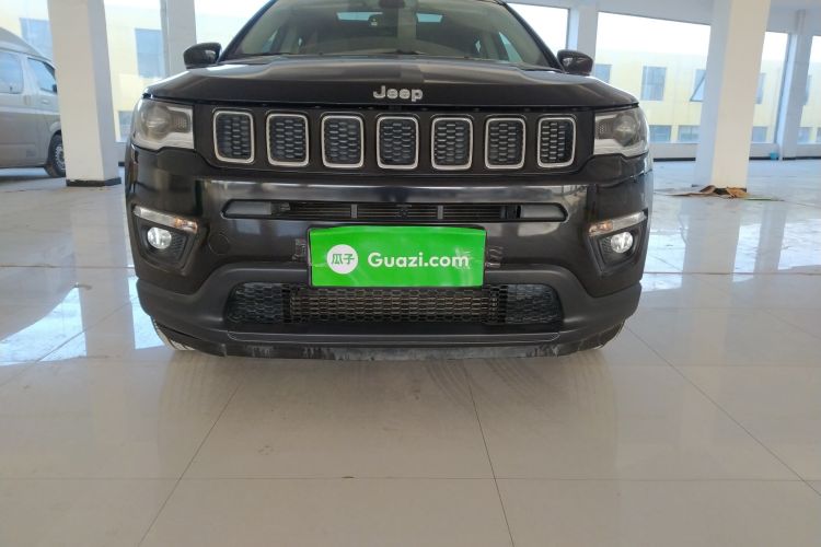 Used  Compass 2017 200T Automatic Enjoyment Version
