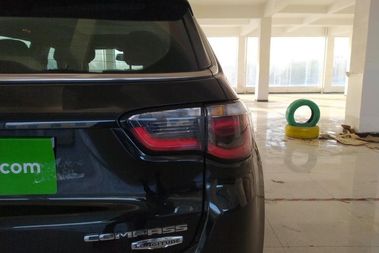 Used  Compass 2017 200T Automatic Enjoyment Version
