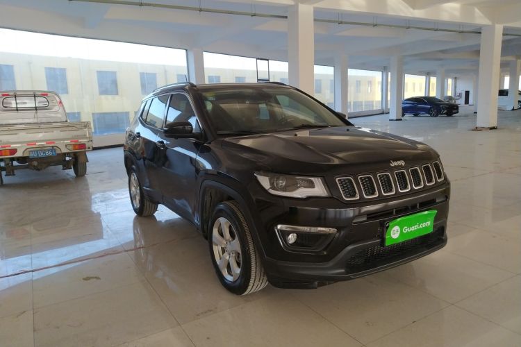 Used  Compass 2017 200T Automatic Enjoyment Version
