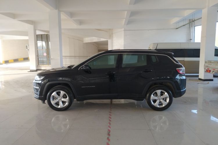 Used  Compass 2017 200T Automatic Enjoyment Version
