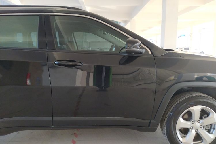 Used  Compass 2017 200T Automatic Enjoyment Version
