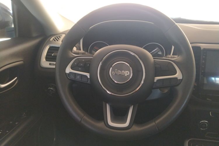 Used  Compass 2017 200T Automatic Enjoyment Version
