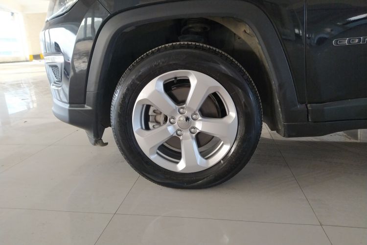 Used  Compass 2017 200T Automatic Enjoyment Version
