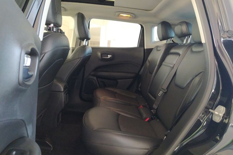 Used  Compass 2017 200T Automatic Enjoyment Version
