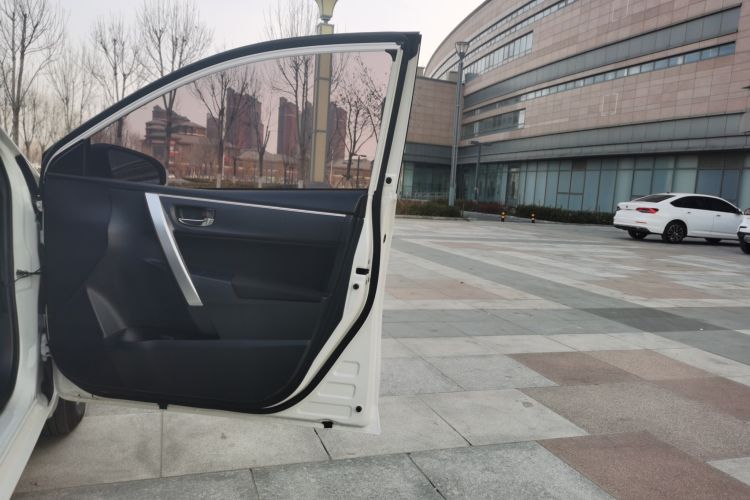 Used Toyota Levin 2017 Revised Dual-Engine 1.8H GS E-CVT Elite Sunroof Version China V Standard
