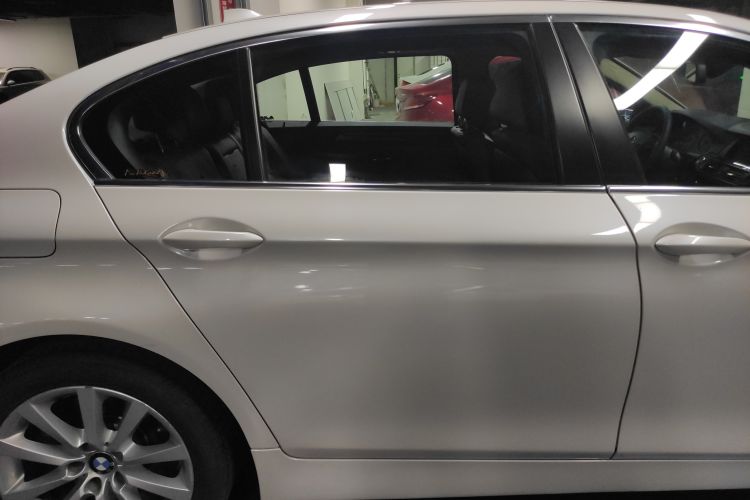 Used BMW 5 Series 2014 530Li Leading Model
