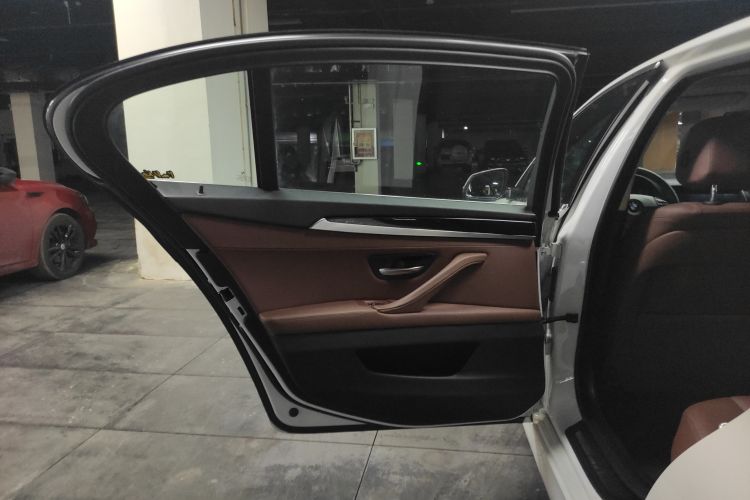 Used BMW 5 Series 2014 530Li Leading Model
