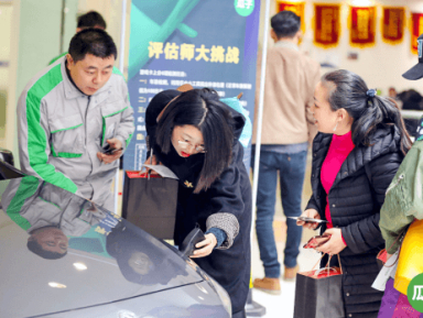 We regularly hold exhibition to ensure the authenticity and reliability of vehicle sources.