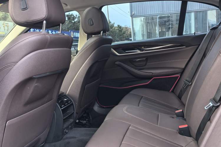 Used BMW 5 Series 2019 525Li Luxury Package
