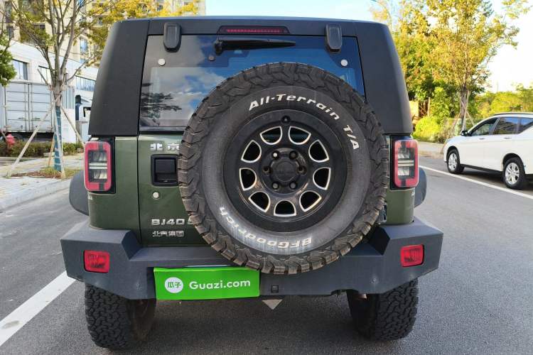 Used Beijing Auto BJ40 2020 2.3T Automatic Four-Wheel Drive Rainforest Expedition Edition
