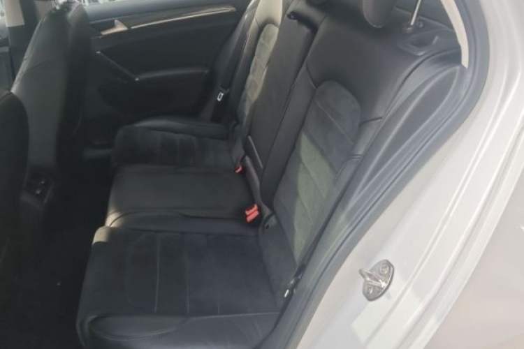 Used Volkswagen Golf 2018 230TSI Automatic Luxury Version
