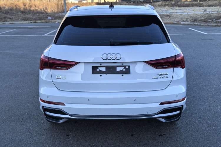 Used Audi Q3 2021 40 TFSI Fashion Dynamic Model