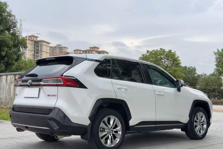 Used Toyota Wildlander 2020 2.0L CVT Two-Wheel Drive Luxury Edition