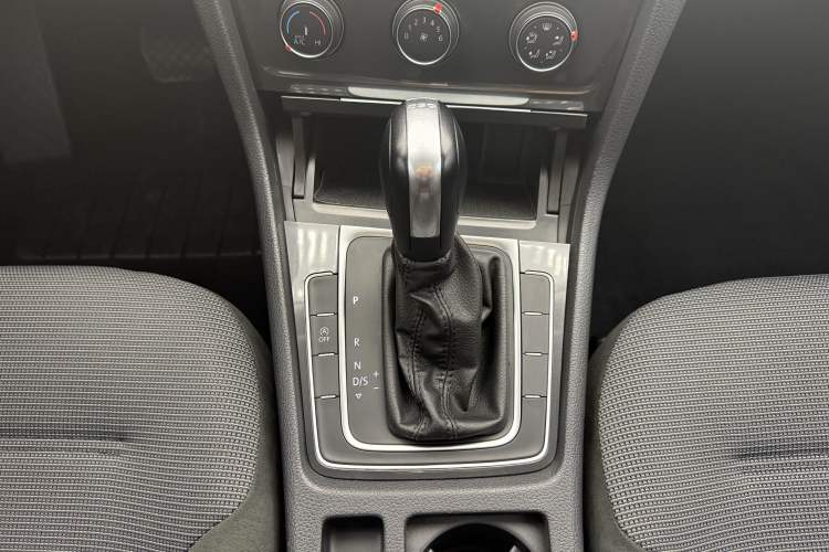 Used Volkswagen Golf 2018 230TSI Automatic Comfort Model
