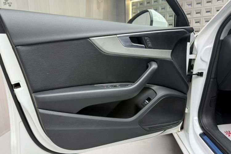 Used Audi A4L 2018 30th Anniversary Edition 40 TFSI Trendy Model
