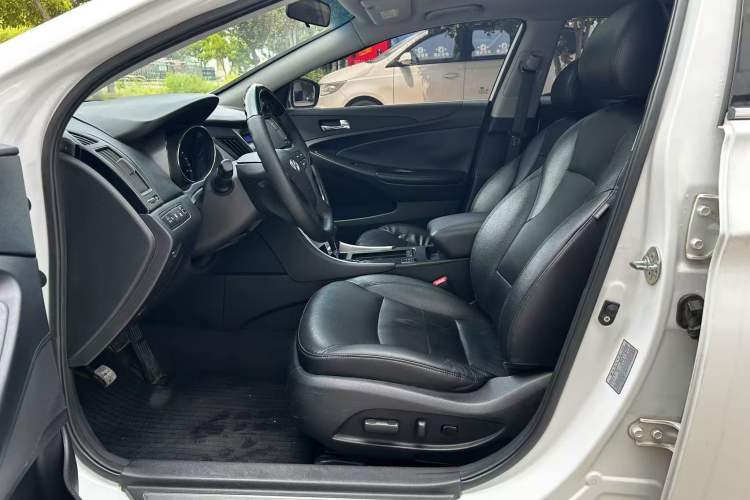 Used Hyundai Sonata 2014 2.4L Automatic Leading Edition China IV Standard

