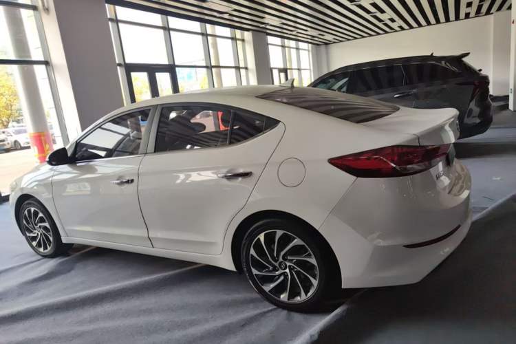 Used Hyundai Elantra 2019 1.4T Dual-Clutch Xuan Dong · Dynamic Model
