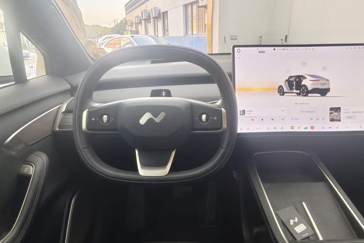 Used ONVO L60 2024 60 kWh Rear-Drive Version