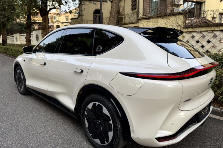 Used IM LS7 2023 90 kWh Elite Rear-Drive Version
