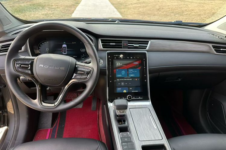 Used Roewe RX5 2023 PLUS 330TGI Automatic Trendsetting Smart Edition