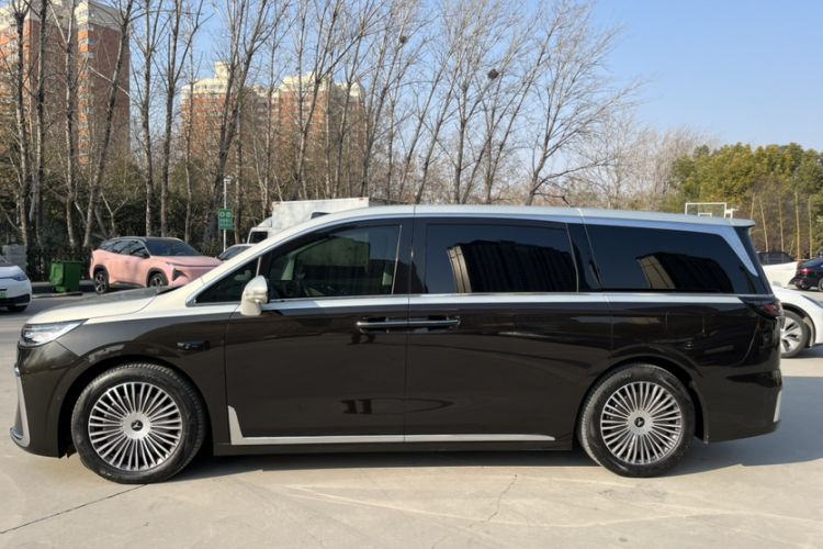 Used VOYAH Dream 2025 PHEV Four-Wheel-Drive Flagship Version – Qiankun Edition