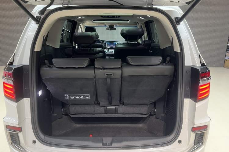 Used Honda Elysion 2019 2.0L Hybrid Supreme Edition
