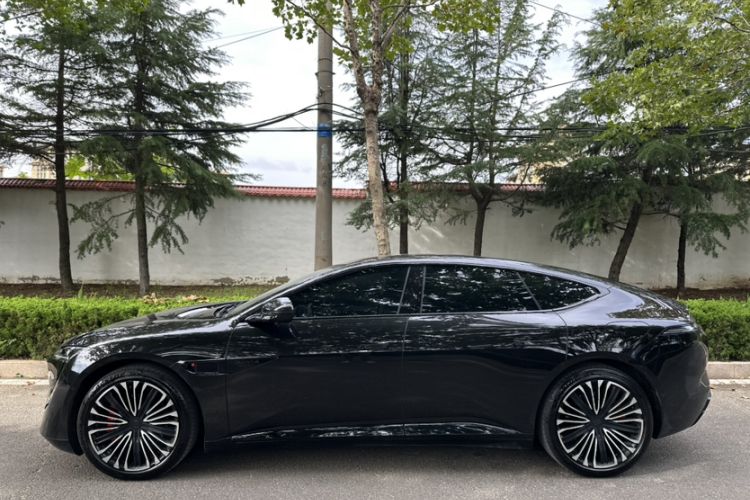 Used  12 2025 Ultra Extended-Range Edition
