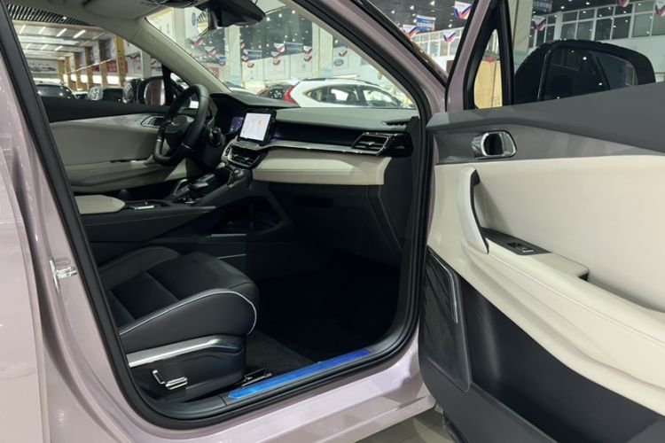 Used Lynk & Co 06 2021 1.5T Shero Pink Special Edition
