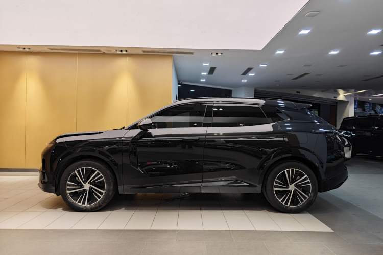 Used Lynk & Co 08 EM-P 2023 120km Long-Range Halo