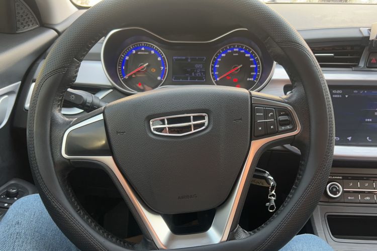 Used Geely Auto Vision 2019 Upgraded Model 1.5L Manual Luxury Version China VI Standard
