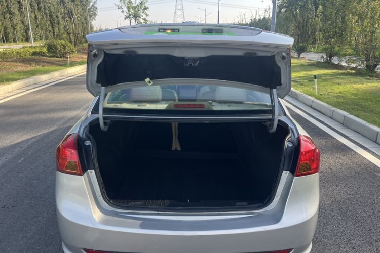 Used Buick Excelle 2013 1.5L Automatic Classic Model
