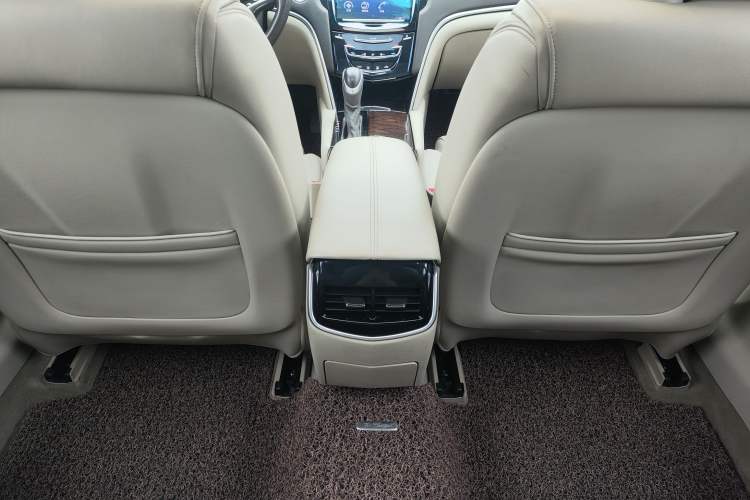 Used Cadillac XTS 2014 28T Comfort Version
