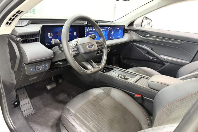 Used Ford Mondeo 2023 EcoBoost 180 Luxury Model
