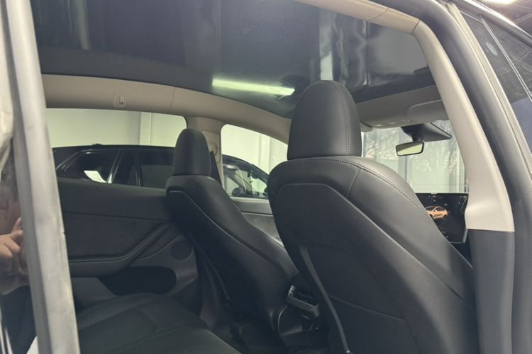 Used Tesla Model Y 2023 Rear-Wheel-Drive Version
