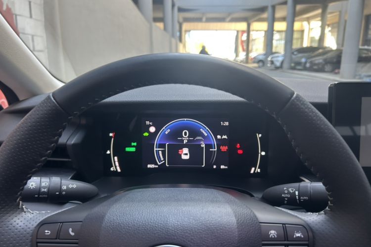 Used Toyota Camry 2024 Dual-Motor 2.0 HGVP Luxury Edition
