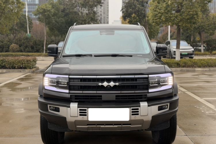 Used  Leopard 5 2023 Navigator Edition
