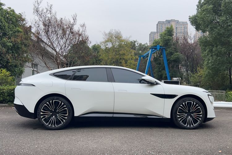 Used  12 2025 Ultra Extended-Range Edition
