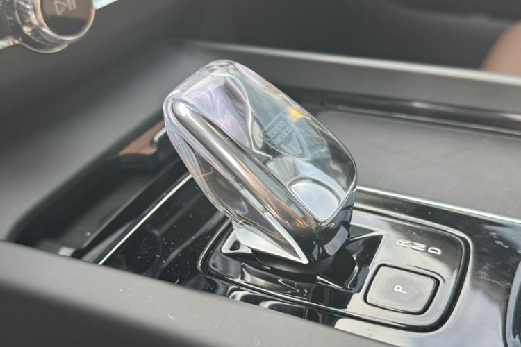 Used Volvo XC60 New Energy 2025 Plug-in Hybrid Long-Range All-Wheel Drive Smart & Luxurious Edition
