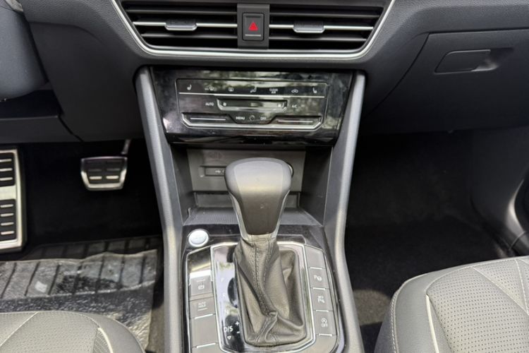 Used Volkswagen Tiguan L 2022 330TSI Automatic Two-Wheel Drive R-Line Enhanced Edition
