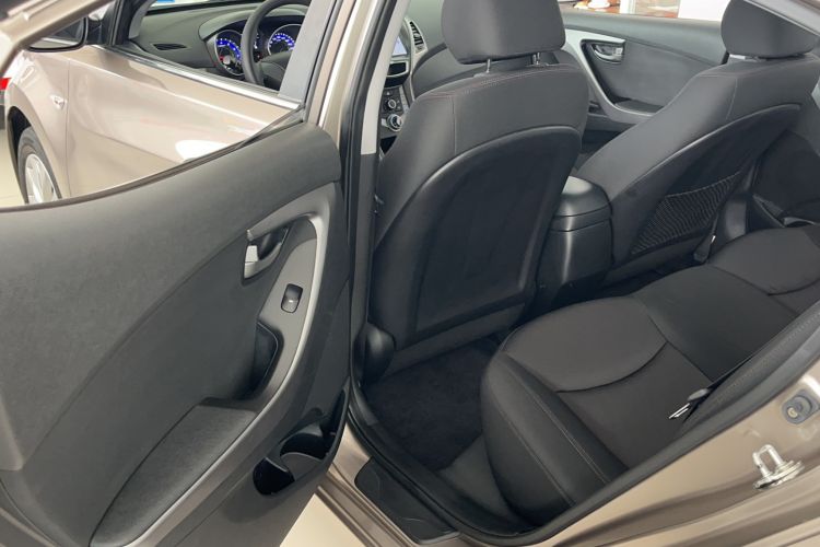 Used Hyundai Elantra 2016 1.6L Automatic Smart Version
