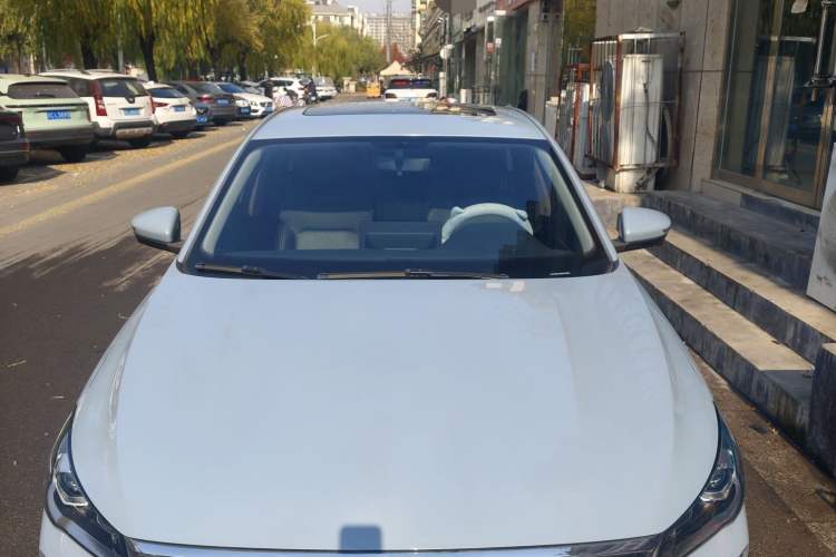 Used Geely Auto Emgrand 2023 4th Generation Champion Edition 1.5L CVT Prestige Model
