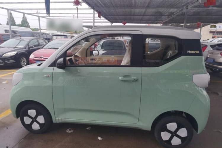 Used Wuling Hongguang MINIEV 2024 3rd Generation 215km Advanced Version

