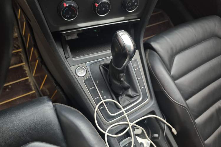 Used Volkswagen Golf 2014 1.4TSI Automatic Luxury Model
