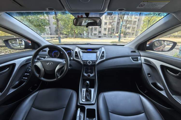 Used Hyundai Elantra (5th Generation / Langdong) 2015 1.6L Automatic Fashion Model
